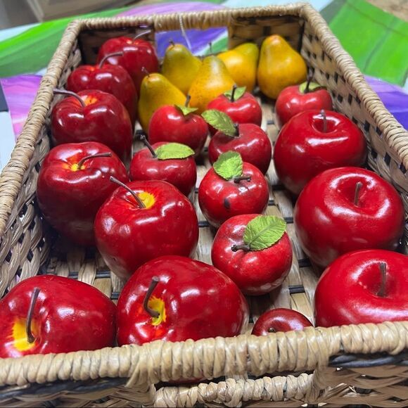 Mixed lot of 23 artificial apples and pears (basket not included) - Picture 7 of 9